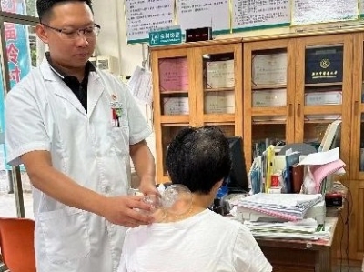 “背上药箱，就是流动的村卫生站！”他，是蕉岭县新铺镇乡村医生陈俊