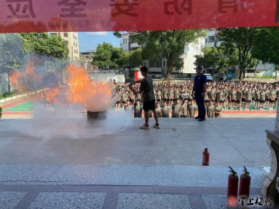 “手把手”培训、“面对面”教学！筑牢校园安全“防火墙”，他们是认真的