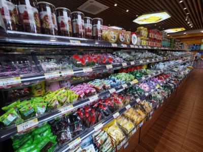 零食散装售卖受欢迎，理性购买少浪费