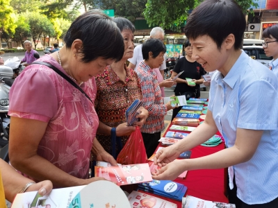 “五进”正当时！梅州市金融业携手助力金融知识“飞入寻常百姓家”