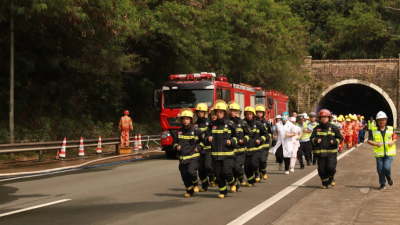 边坡滑坡、两车追尾、柴油泄漏...梅平高速这场联合演练快、稳、准！