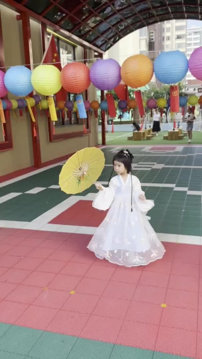 汉朝公主“穿越”现代过中秋