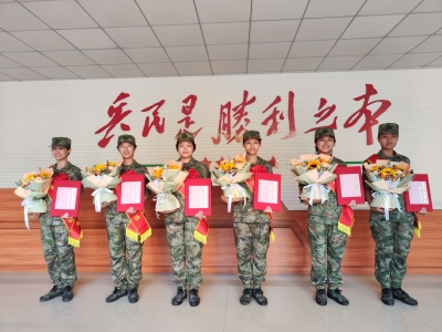 铿锵玫瑰 竞绽芳华！梅州女兵出征