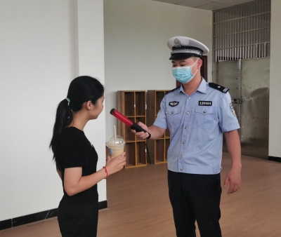 喝完“酱香拿铁”能否开车？梅州交警现场实测→