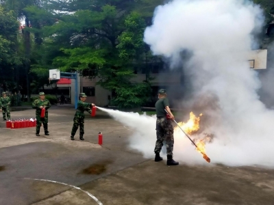 嘉应学院开展新生消防技能培训活动