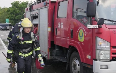 “火”速行动！东御公司坭陂服务区应急演练“超燃”上映