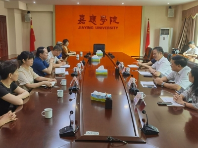 教师节前夕市总工会走访慰问困难教职工  当好教职工的贴心人娘家人