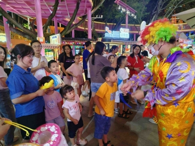 梅州“双节”活动多 点燃“夜经济”