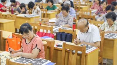 梅州V视丨梅州老年大学的生活，究竟有多快乐？一起来沉浸式体验！