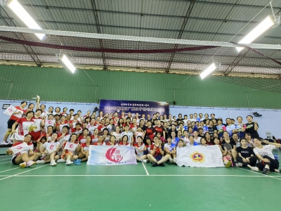 以球会友！梅州举办2023年广梅女子羽毛球交流赛