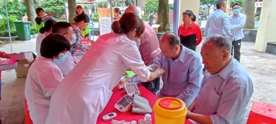 蕉岭县卫健局开展2023年全县“敬老月”宣传服务活动