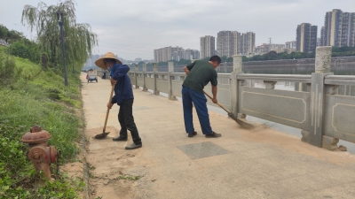 新闻追踪：亲水步道清淤维修卫生照明问题解决