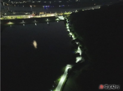 18盏路灯点亮，这个路段从此进入全亮时代→