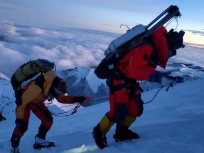 祝贺！我国科考队首次登顶珠峰外8000米以上高峰