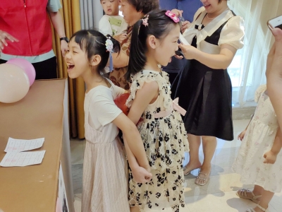 梅州：“双节”同庆，暖心不停！