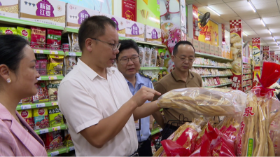 周小勇督导检查粮食安全和食品安全工作