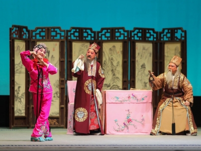 好戏连台庆贺佳节！梅州开展多场文化惠民演出活动，让群众尽享文化大餐