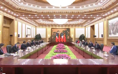独家视频丨习近平同智利总统博里奇会谈