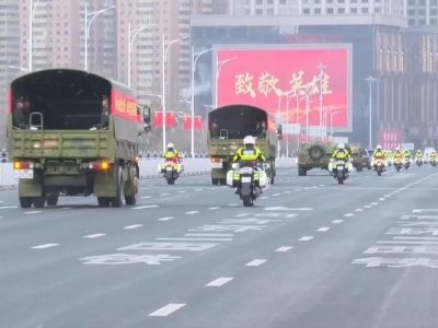 英雄回家丨雪中守候 等你回家