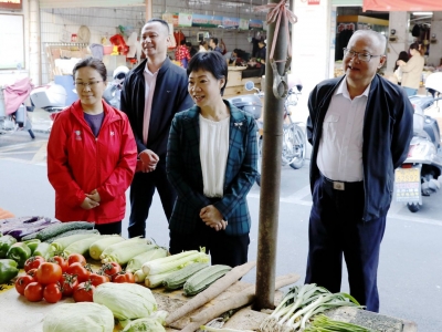 钟秀堂以“四不两直”方式督导检查“创文巩卫”工作：全面提升城市环境品质