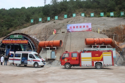 以练为战！这场公路隧道坍塌事故应急演练，很硬核！