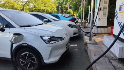 低碳环保引领绿色出行，新能源汽车受到梅城市民青睐