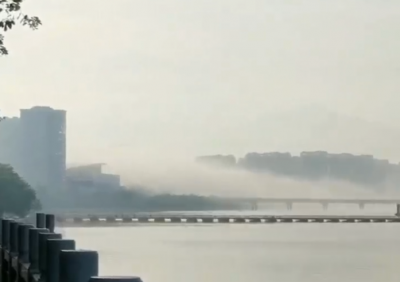大雾淌过秀兰桥