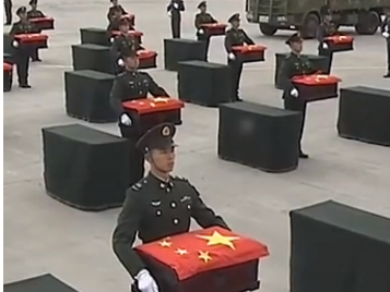 英雄回家｜无声的礼步