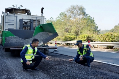大开眼界！梅河高速上的“黑科技”，让旧料“再生”新路面
