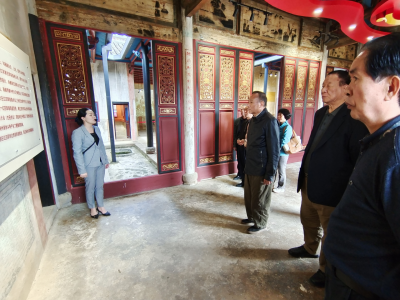 梅州市老促会到同怀别墅开展苏区精神教育