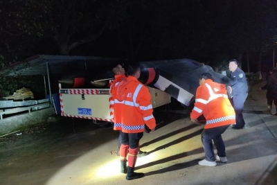 六百斤黄牛被困水库，警察蜀黍上演“救牛记”！