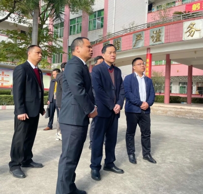洪国华率队调研督导学校思想政治教育、乡村小规模学校优化调整等工作