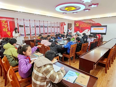 梅江区开展“守护学生‘舌尖安全’、共话民族团结进步”活动