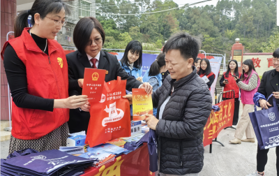 普法知识润民心！大埔三河镇开展“宪法宣传周”法治宣传活动