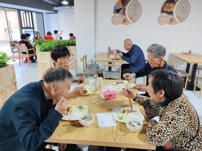 梅州在主题教育中推行“双微服务”，引导党员干部办好群众身边“微实事” 