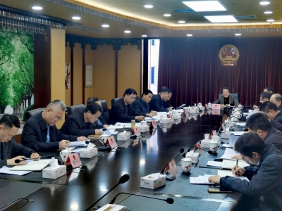 市人大常委会召开党组会议和党组理论学习中心组学习会：充分发挥人大职能 更好服务发展大局