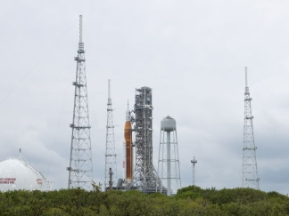 遭遇技术挑战，美国推迟载人登月任务