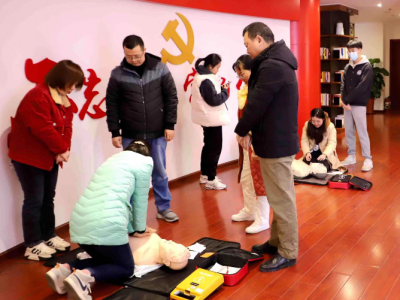 心手相连，点亮生命！梅江区开展心肺复苏普及培训公益进社区活动