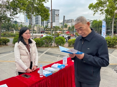 市住房公积金管理中心开展的这项活动，暖！