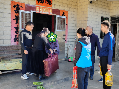 暖暖的，很贴心！寒潮来袭，梅州多地筑起温暖防线...