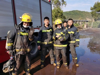 战衣虽改 初心不变！从橄榄绿到火焰蓝，消防员苗宇轩不忘军人本色
