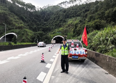 守护春节回家路！这是他们在公路上过的第N个春节