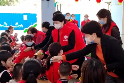 与爱“童”行！梅州市福彩中心到市儿童福利院开展暖心行动