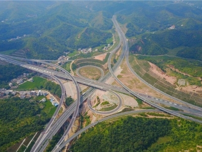 梅州今年计划完成综合交通投资100亿元，力争平武高速年内动工