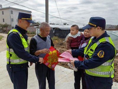 梅河高速路政送“福”进村暖人心