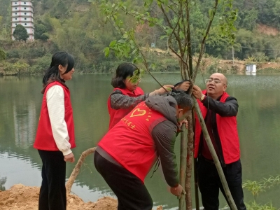 梅州市委党校开展绿美梅州“千村增绿先锋行”主题党日活动