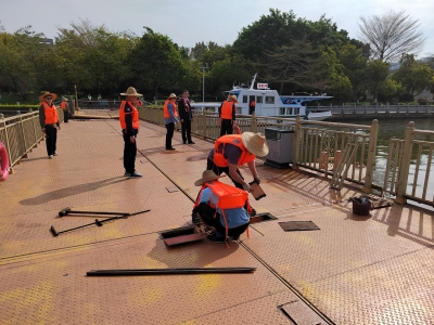 梅城东山人行浮桥要拆？不，是演练！