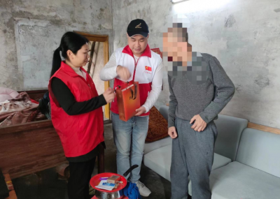 暖！梅江区金山街道小溪唇社区开展辖区内困难群众的慰问活动