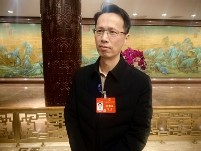 全国人大代表张晓在京接受多家外地媒体采访：为发展建言 为梅州代言