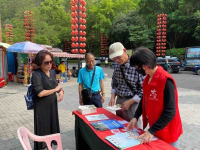 谦让长者 文明用语！践行文明旅游 共享文明成果！梅州开展清明假期文明旅游志愿服务活动 